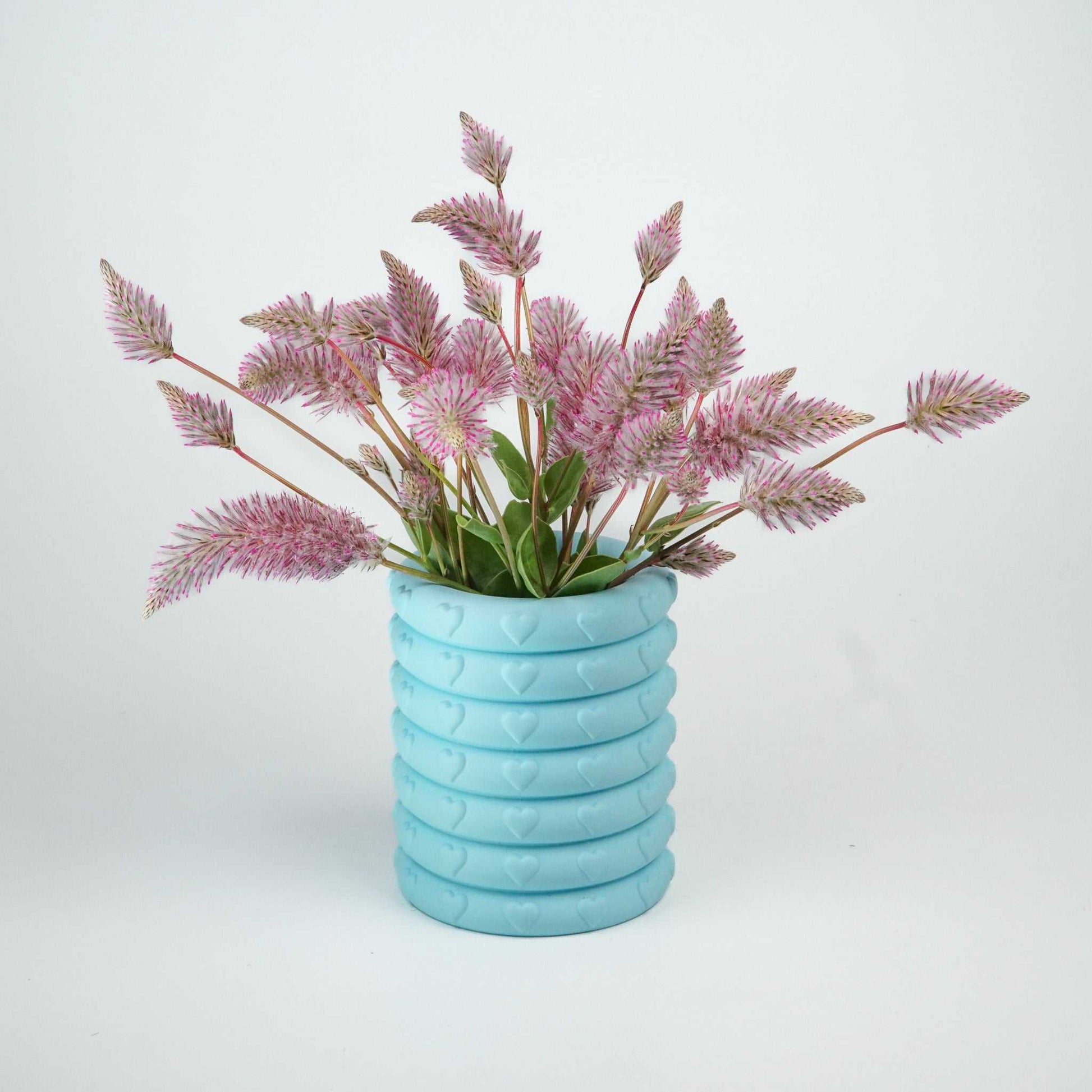 Hearts 3D printed vase with glass insert and pink flowers. Blue printed Vase